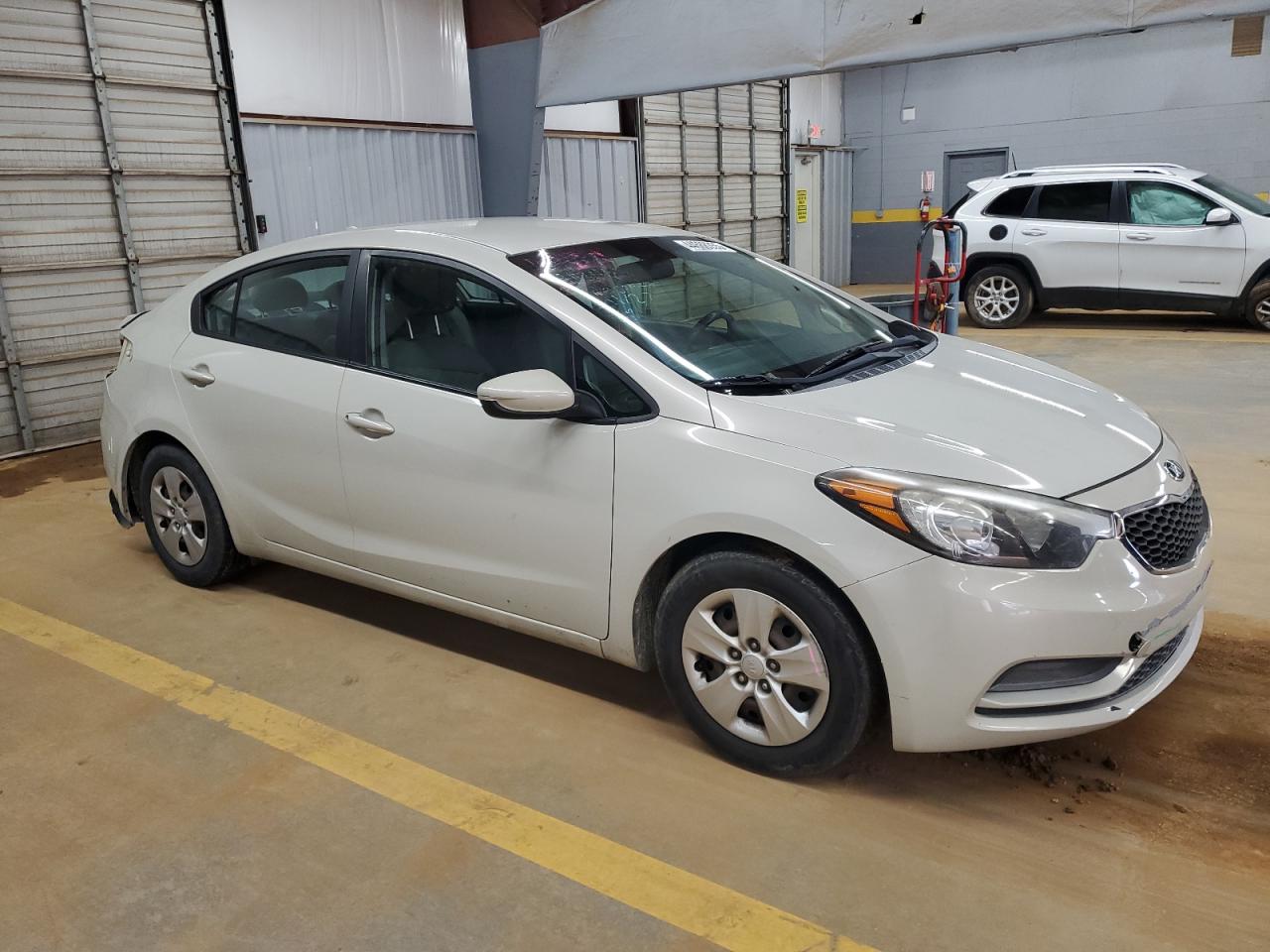 2015 KIA Forte VIN KNAFK4A69F5335393 Copart auction photo, rear end damage thumbnail 4