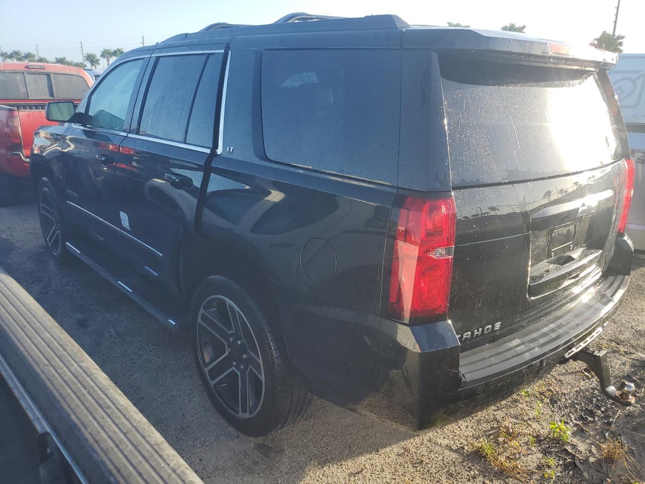 2019 Chevrolet Tahoe VIN 1GNSKBKC6KR111339 Copart auction photo, water/flood / mechanical damage thumbnail 2