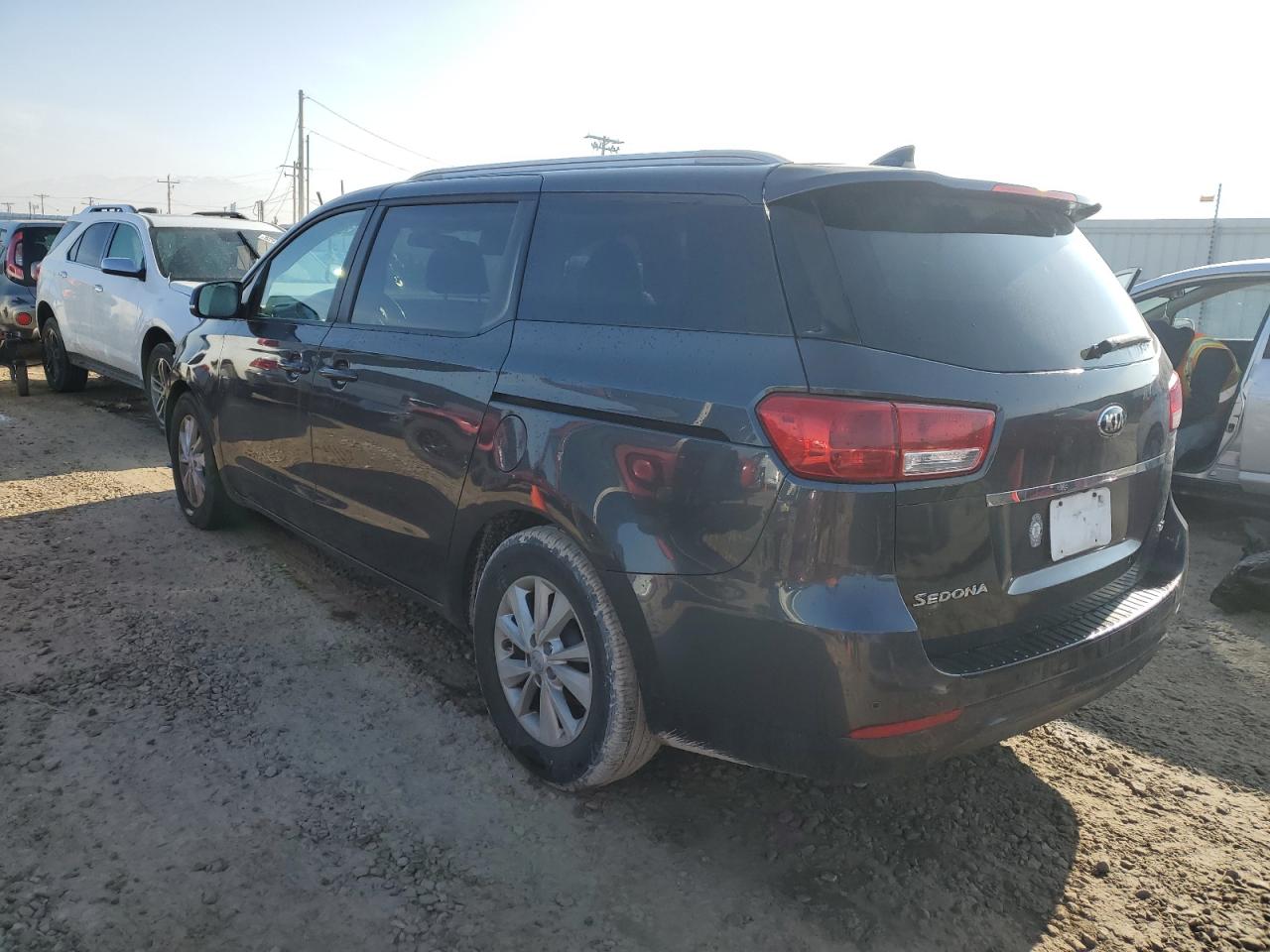 2017 KIA Sedona VIN KNDMB5C11H6251261 Copart auction photo, mechanical damage thumbnail 2