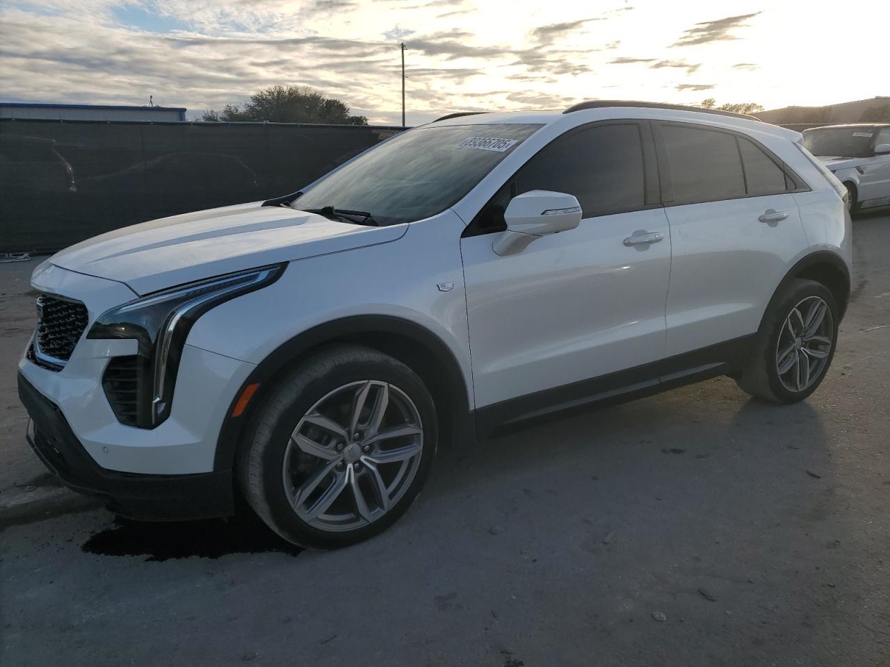 2019 Cadillac XT4 VIN 1GYFZER41KF228926