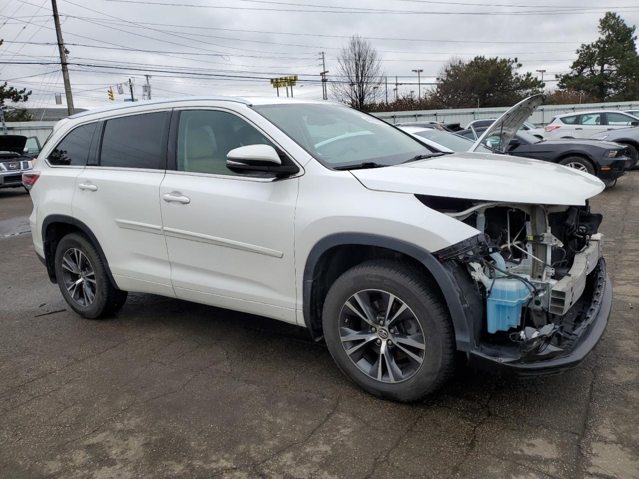 2016 Toyota Highlander VIN 5TDJKRFH0GS236297 Copart auction photo, front end damage thumbnail 4