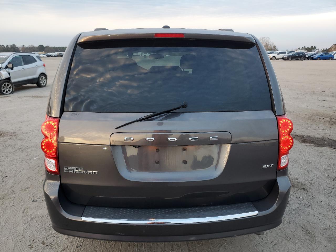 2017 Dodge Caravan VIN 2C4RDGCG9HR726910 Copart auction photo, front end / side damage thumbnail 6