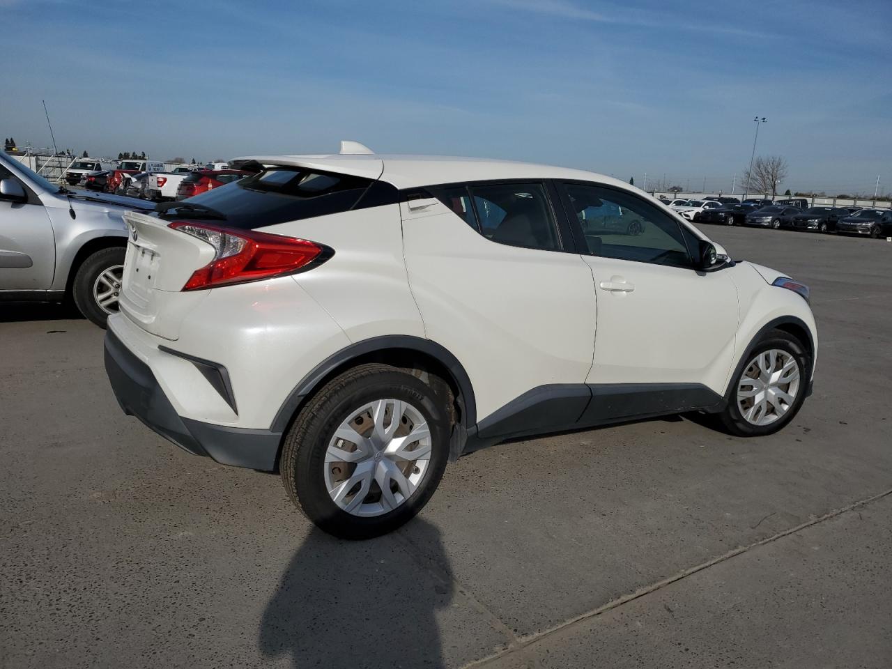 2019 Toyota C-HR VIN JTNKHMBX3K1036759 Copart auction photo, front end / side damage thumbnail 3