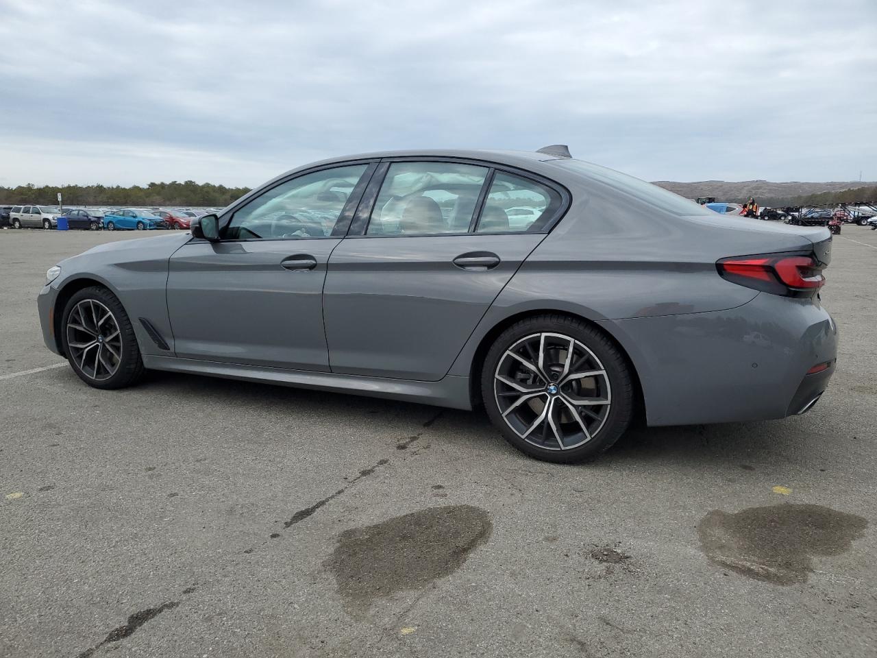 2021 BMW 5er VIN WBA73BJ07MCF82442 Copart auction photo, front end / minor dent/scratches damage thumbnail 2