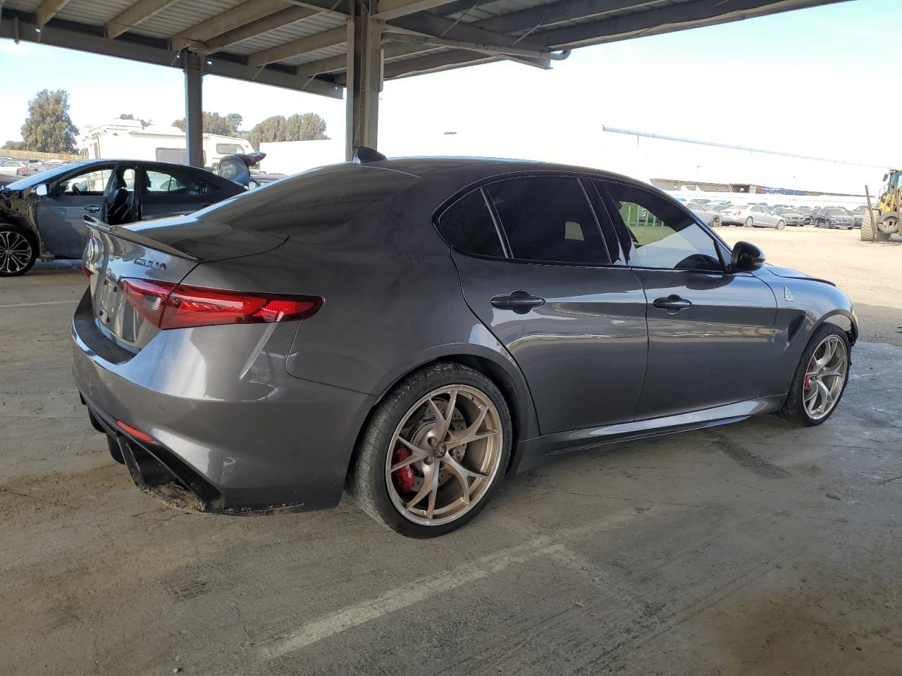 2021 Alfa Romeo Giulia VIN ZARFAMEV5M7646074 Copart auction photo, front end / side damage thumbnail 3