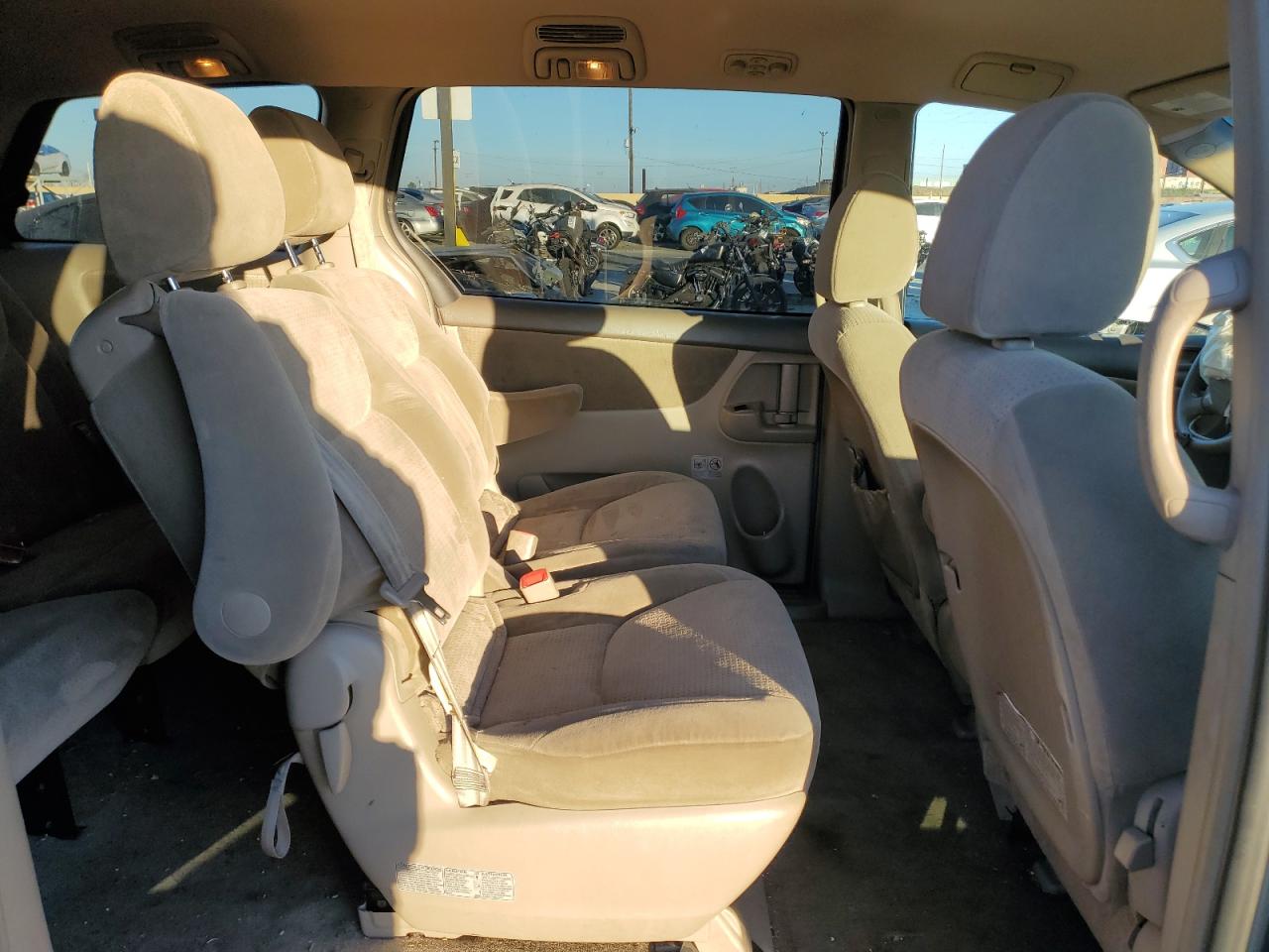 2010 Toyota Sienna VIN 5TDKK4CC4AS333851 Copart auction photo, front end / undercarriage damage thumbnail 11