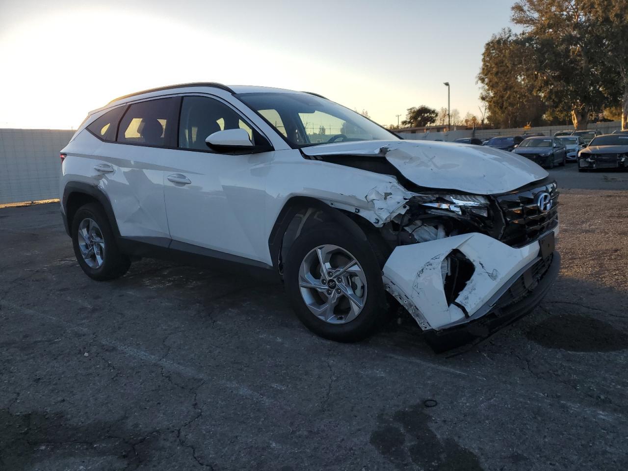 2024 Hyundai Tucson VIN 5NMJBCDE7RH397905 Copart auction photo, front end / side damage thumbnail 4