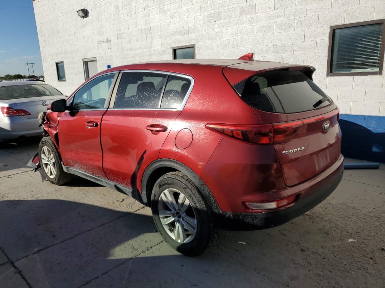 2017 KIA Sportage VIN KNDPMCAC2H7226573 Copart auction photo, front end damage thumbnail 2