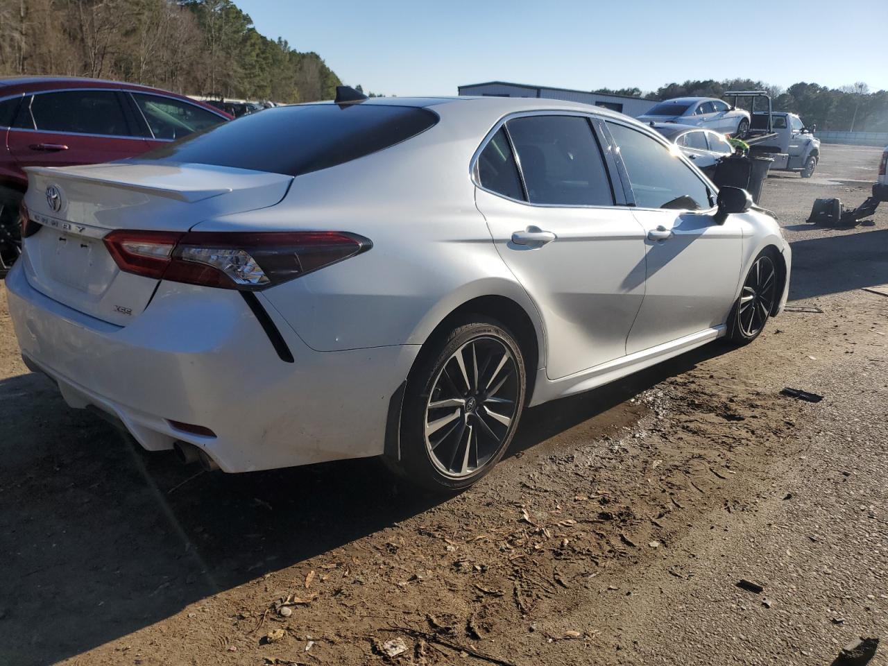 2019 Toyota Camry VIN 4T1B61HK6KU822666 Copart auction photo, front end / minor dent/scratches damage thumbnail 3