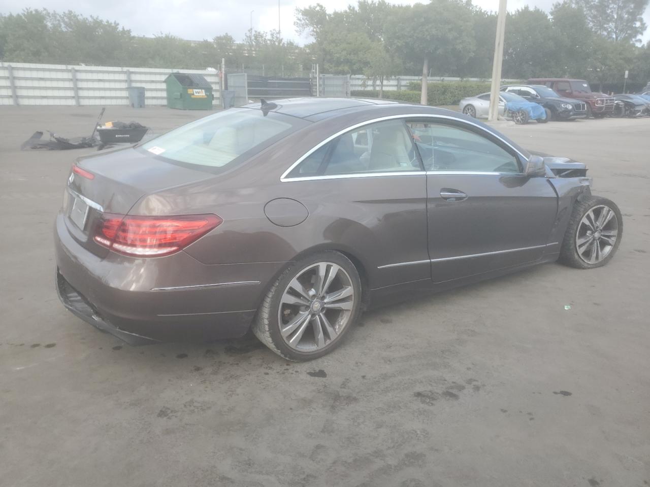 2014 Mercedes-Benz E-klasse VIN WDDKJ5KB7EF266594 Copart auction photo, all over damage thumbnail 3