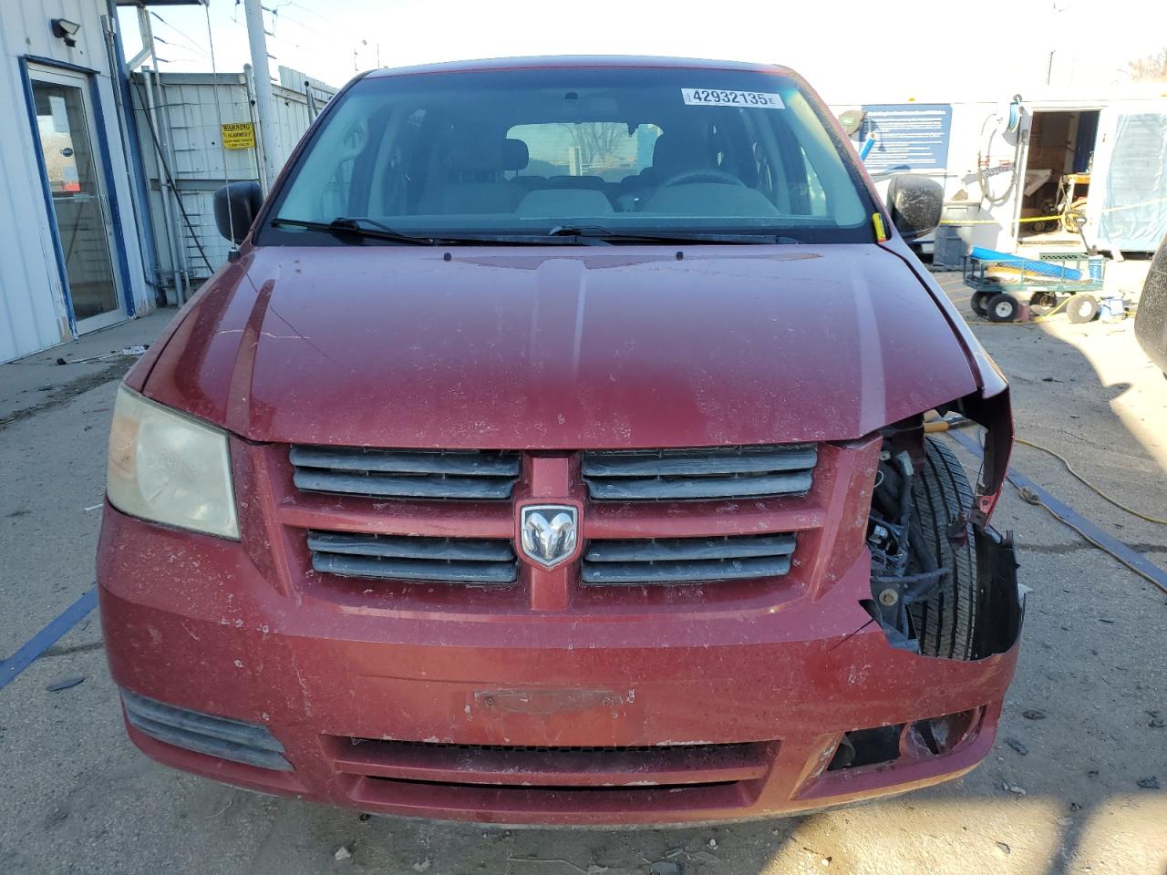 2009 Dodge Caravan VIN 2D8HN44E59R599922 Copart auction photo, front end damage thumbnail 5