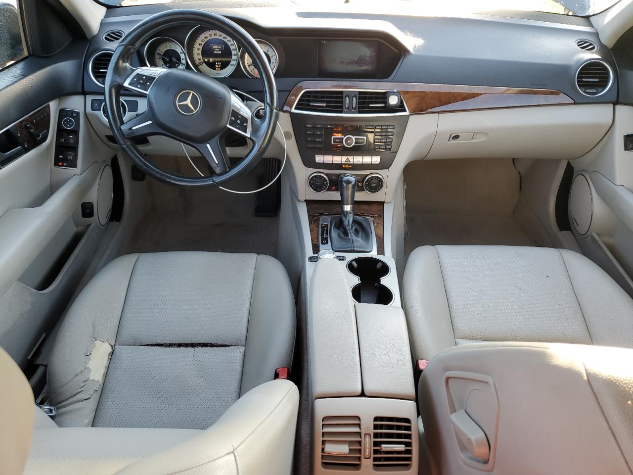 2013 Mercedes-Benz C-klasse VIN WDDGF8AB0DR248669 Copart auction photo, water/flood damage thumbnail 8