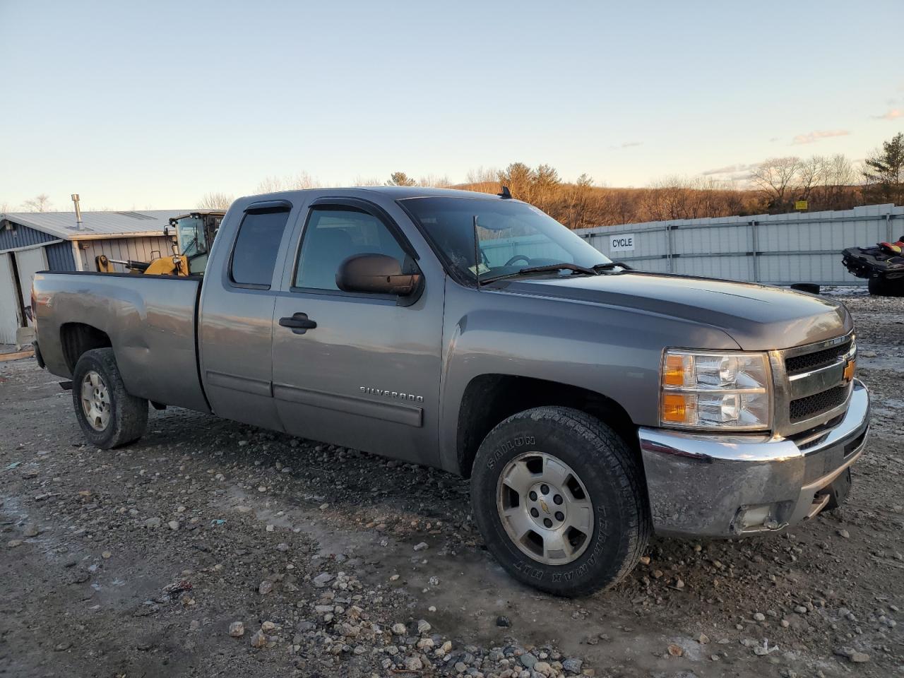 2013 Chevrolet Silverado VIN 1GCRKSE03DZ315737 Copart auction photo, rear end / side damage thumbnail 4