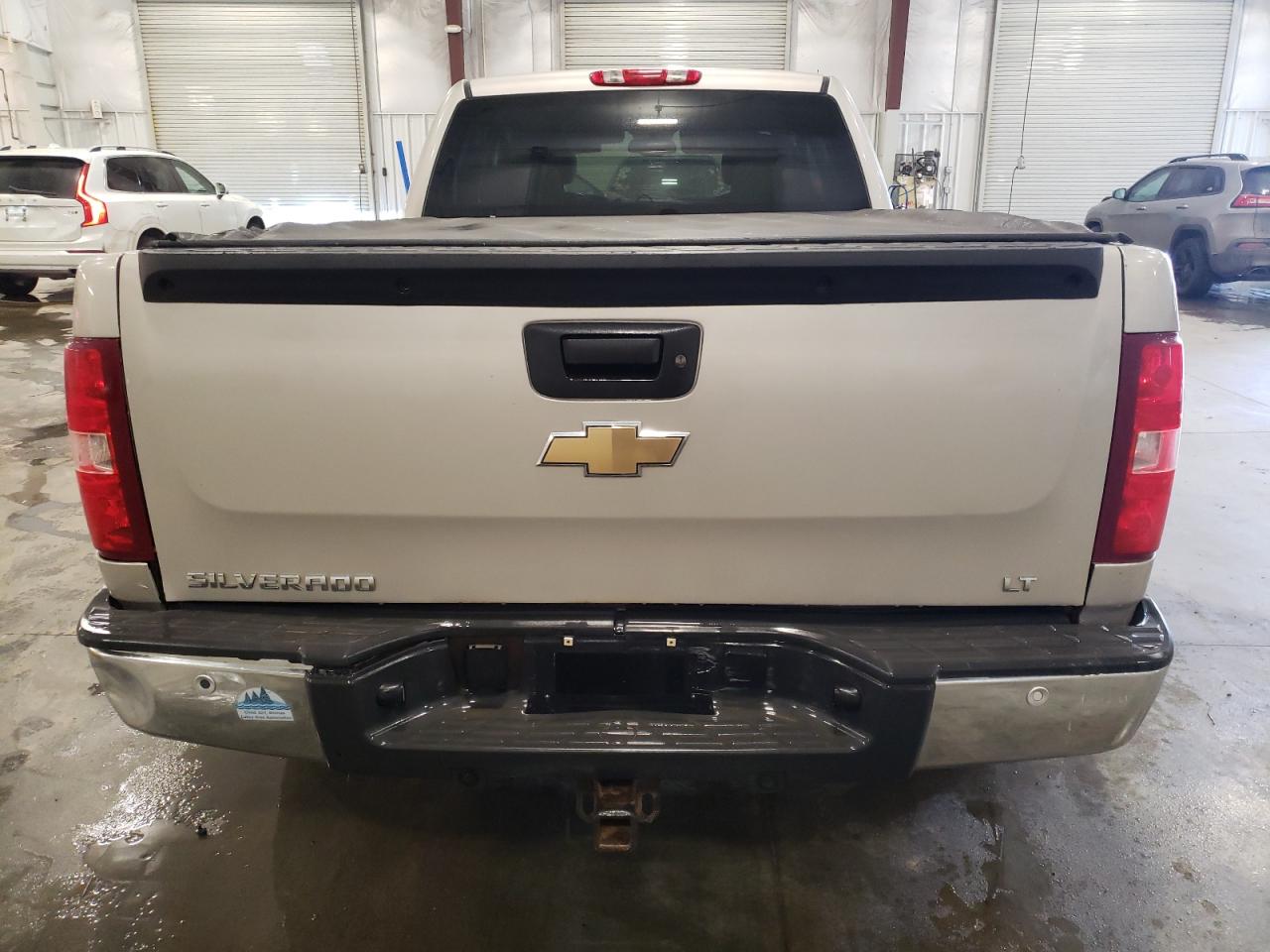 2007 Chevrolet Silverado VIN 2GCEK19J871695540 Copart auction photo, side / rear end damage thumbnail 6