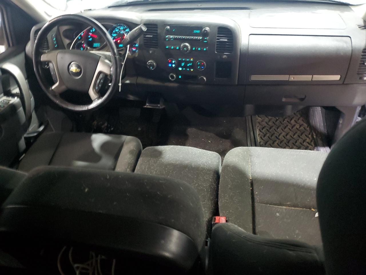 2011 Chevrolet Silverado VIN 1GCRKSE33BZ197499 Copart auction photo, front end / minor dent/scratches damage thumbnail 8