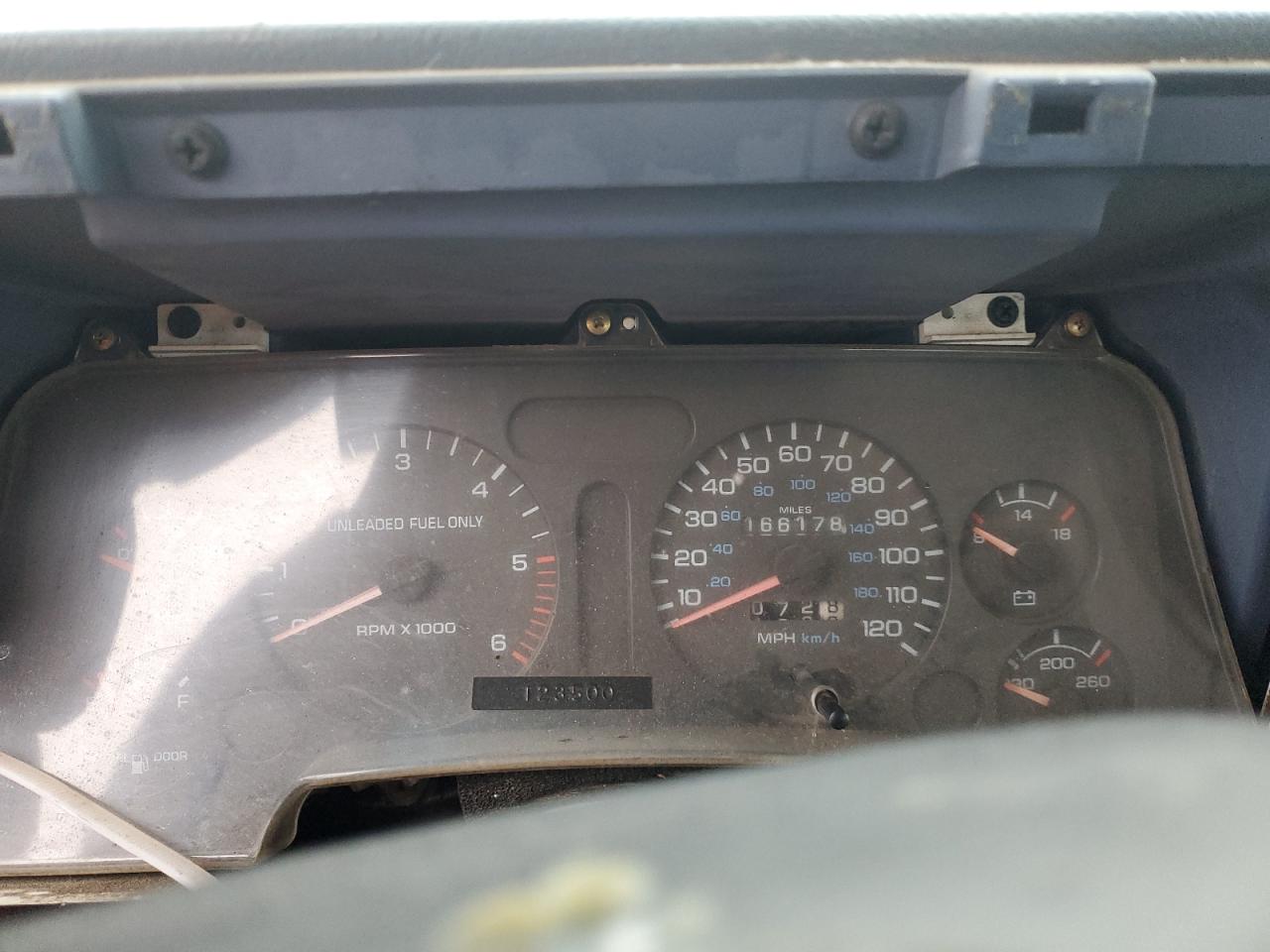 1994 Dodge RAM VIN 1B6MC3659RS604830 Copart auction photo, normal wear / vandalism damage thumbnail 9