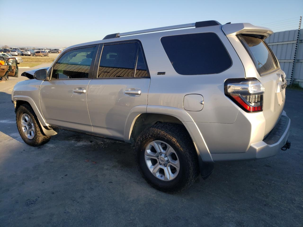 2021 Toyota 4Runner VIN JTEMU5JR6M5929792 Copart auction photo, front end / undercarriage damage thumbnail 2