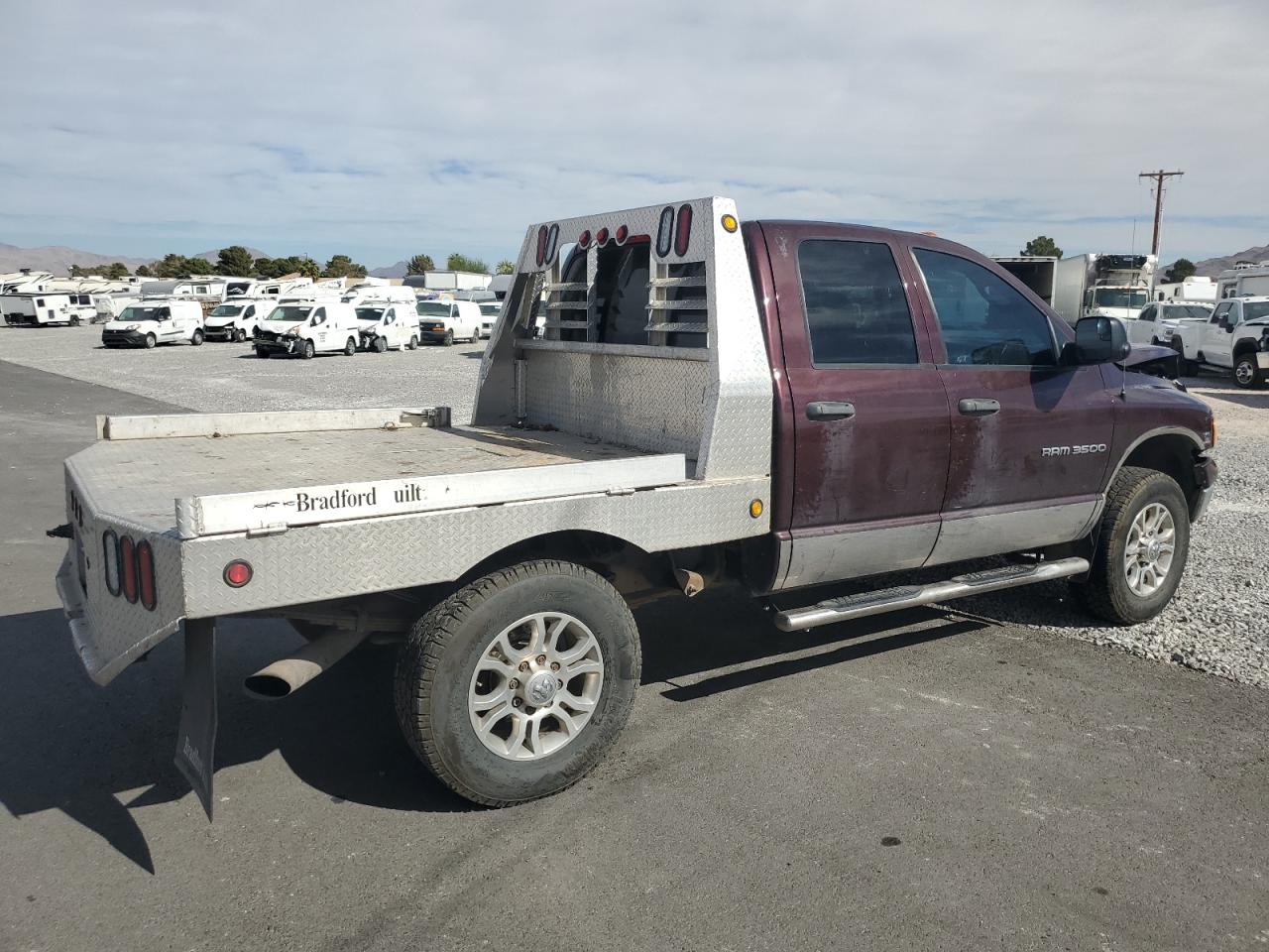 2004 Dodge RAM VIN 3D7LU38C94G118492 Copart auction photo, front end / minor dent/scratches damage thumbnail 4