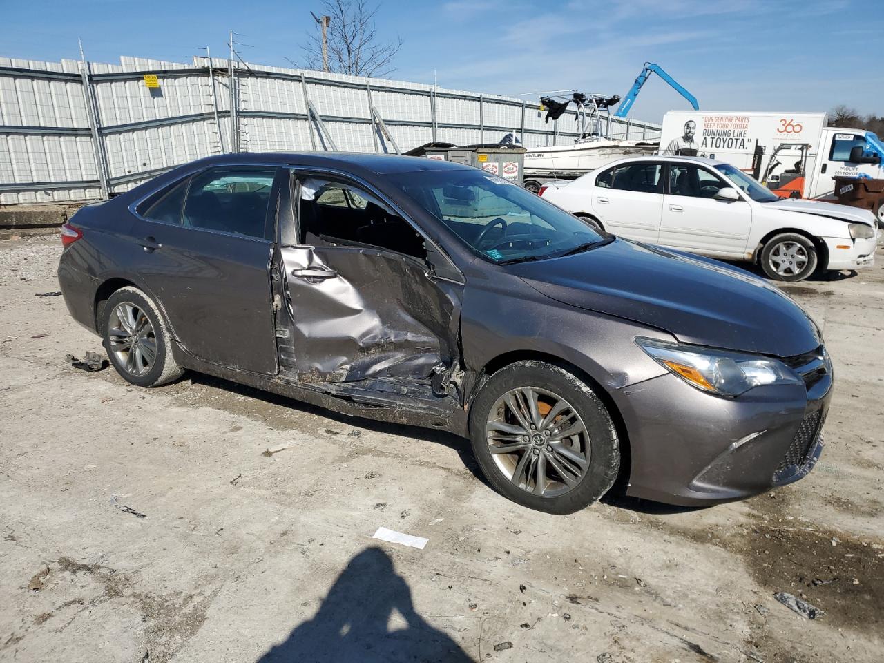 2016 Toyota Camry VIN 4T1BF1FK8GU171213 Copart auction photo, side / front end damage thumbnail 4