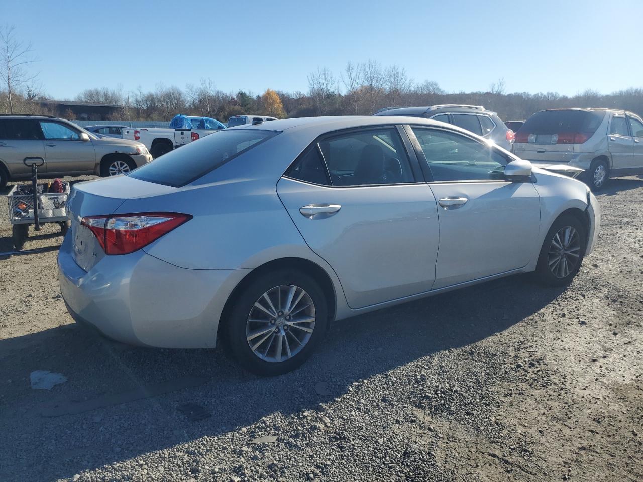 2015 Toyota Corolla VIN 2T1BURHE9FC327772 Copart auction photo, front end / minor dent/scratches damage thumbnail 3