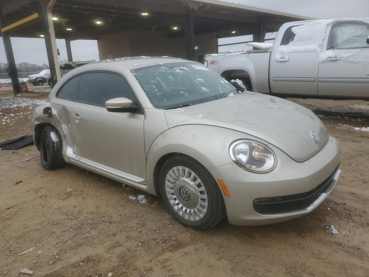 2016 Volkswagen Beetle VIN 3VWJ17AT8GM604323 Copart auction photo, side / rear end damage thumbnail 4