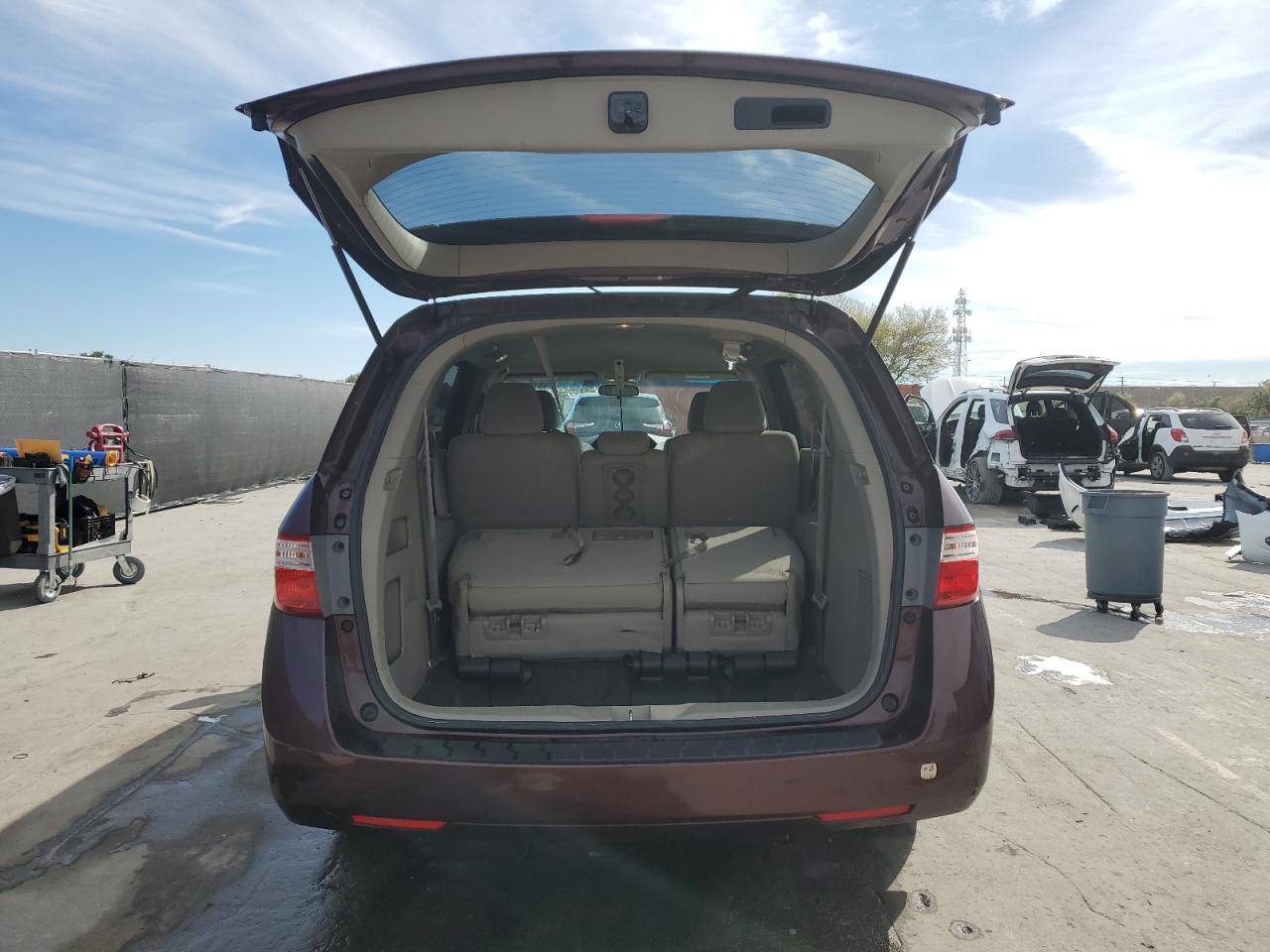 2013 Honda Odyssey VIN 5FNRL5H48DB042409 Copart auction photo, front end / side damage thumbnail 6