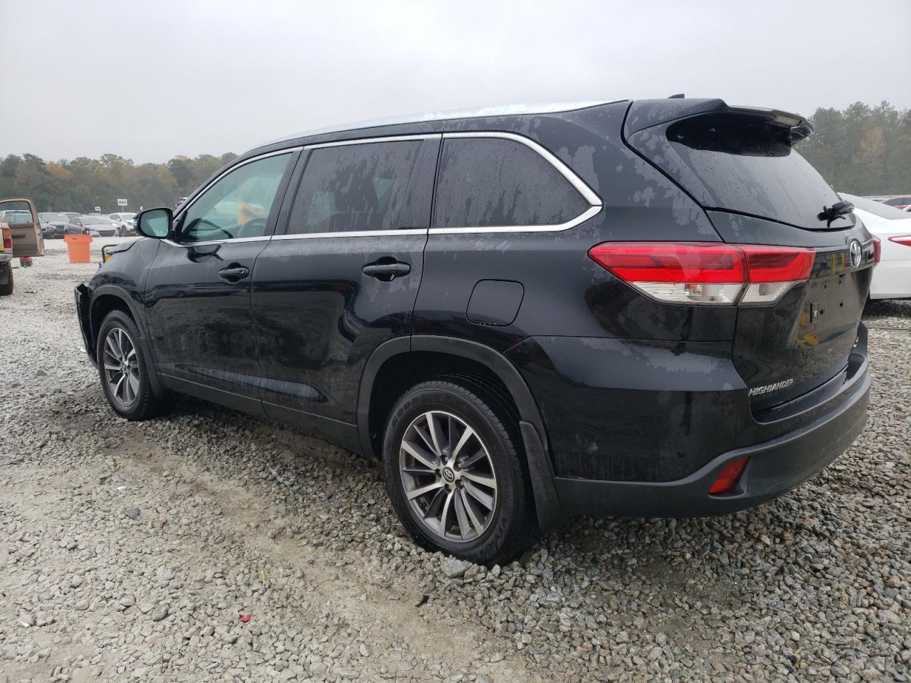 2019 Toyota Highlander VIN 5TDJZRFH5KS582642 Copart auction photo, front end damage thumbnail 2