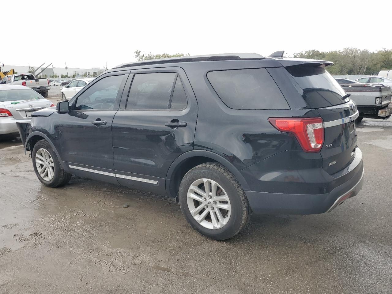 2017 Ford Explorer VIN 1FM5K7DHXHGC08720 Copart auction photo, side / front end damage thumbnail 2