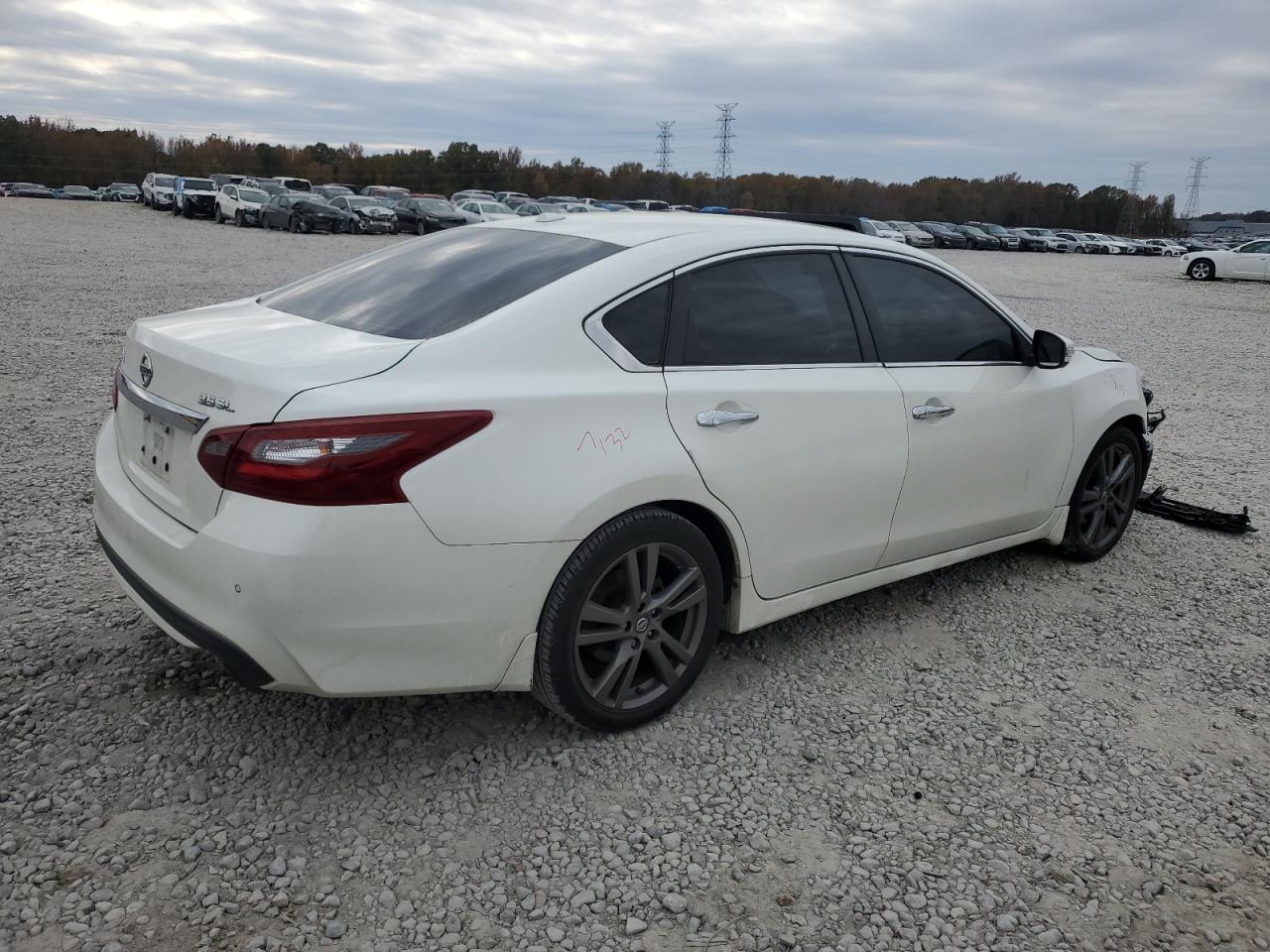 2018 Nissan Altima VIN 1N4BL3AP7JC140534 Copart auction photo, front end damage thumbnail 3