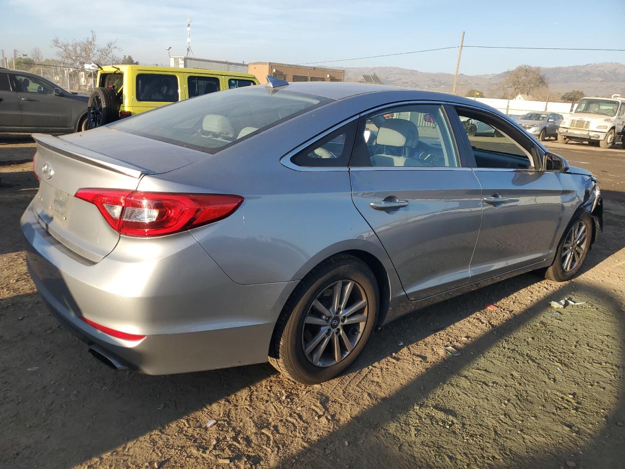 2015 Hyundai Sonata VIN 5NPE24AF5FH081261 Copart auction photo, vandalism / front end damage thumbnail 3