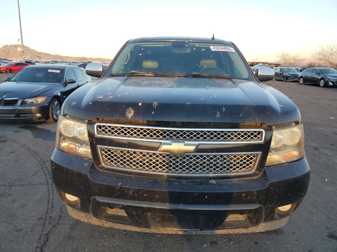 2007 Chevrolet Suburban VIN 1GNFC16JX7J300857 Copart auction photo, front end damage thumbnail 5
