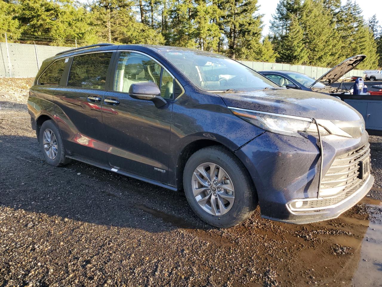 2021 Toyota Sienna VIN 5TDJRKEC4MS069575 Copart auction photo, rear end / front end damage thumbnail 4