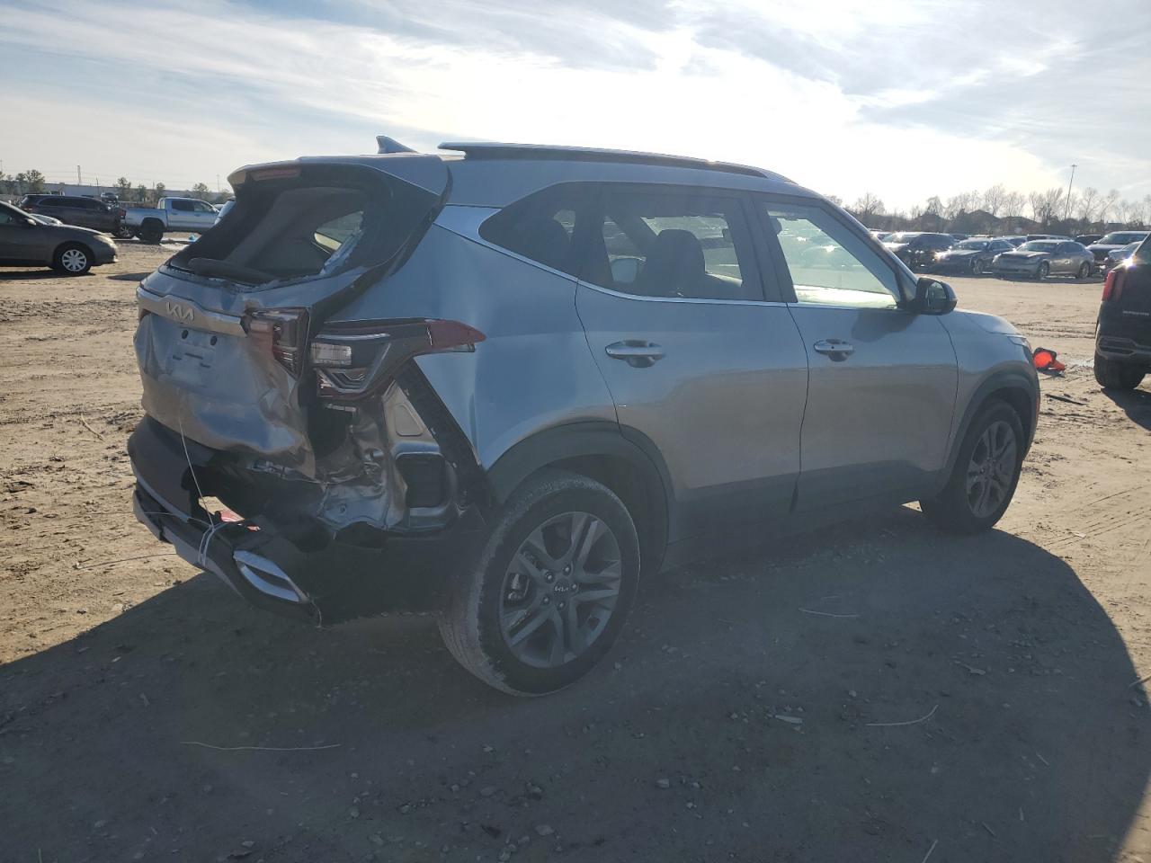 2022 KIA Seltos VIN KNDEU2AA6N7345187 Copart auction photo, rear end / minor dent/scratches damage thumbnail 3