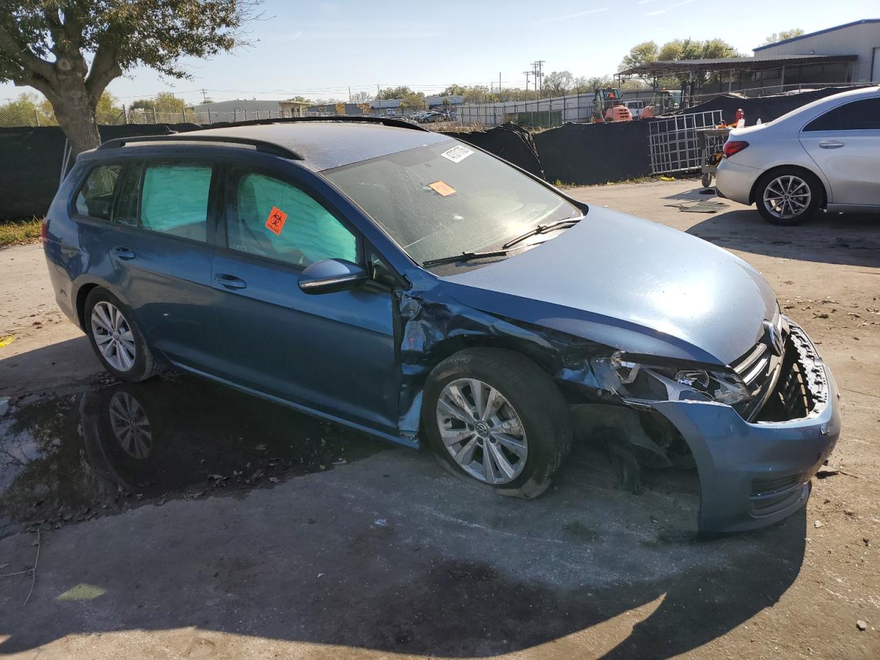 2017 Volkswagen Golf VIN 3VW017AU2HM531567 Copart auction photo, front end / side damage thumbnail 4