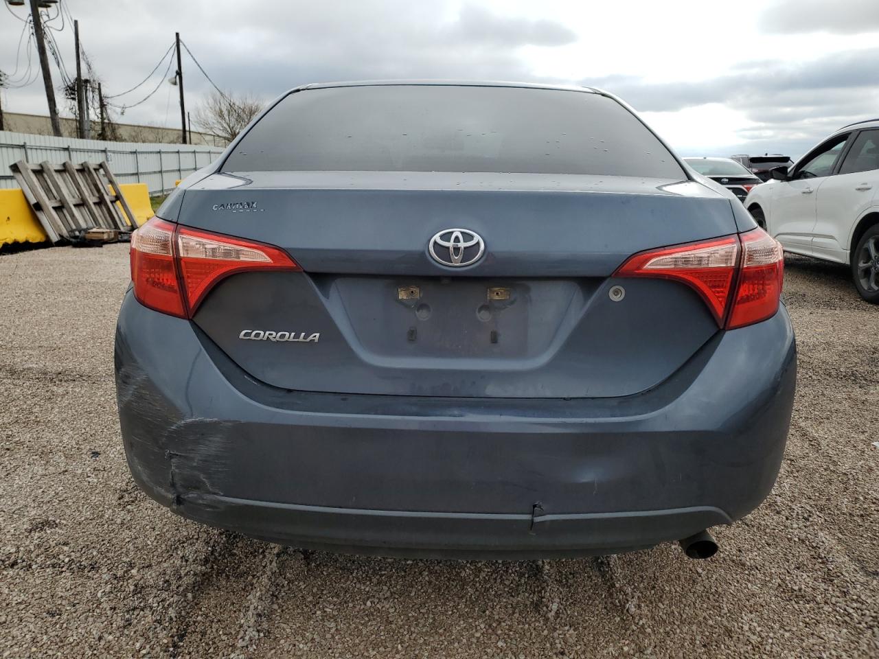 2018 Toyota Corolla VIN 5YFBURHE8JP796960 Copart auction photo, front end / all over damage thumbnail 6