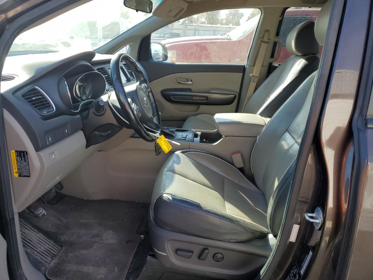 2017 KIA Sedona VIN KNDMB5C16H6333423 Copart auction photo, front end damage thumbnail 7