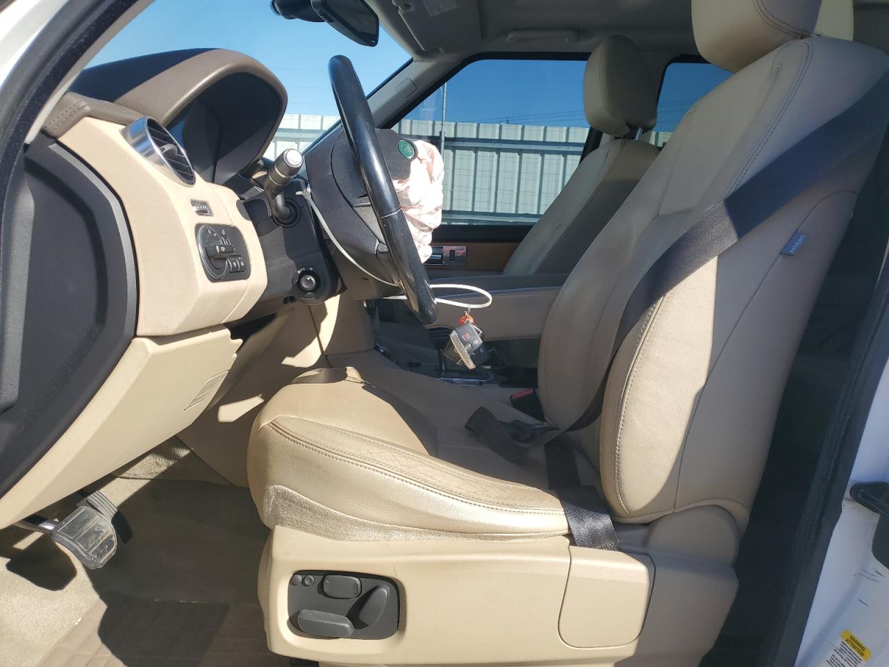 2012 Land Rover LR4 VIN SALAK2D47CA611125 Copart auction photo, front end damage thumbnail 7
