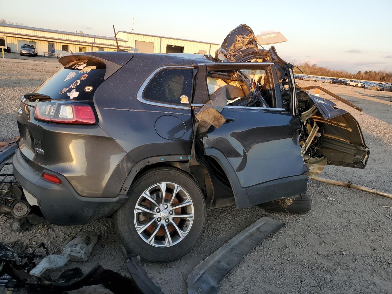2019 Jeep Grand Cherokee VIN 1C4PJMLB7KD141059 Copart auction photo, front end / rollover damage thumbnail 3