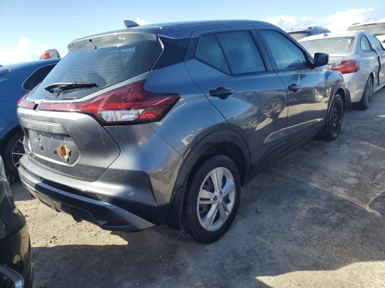 2021 Nissan Kicks VIN 3N1CP5BV0ML466019 Copart auction photo, water/flood damage thumbnail 3
