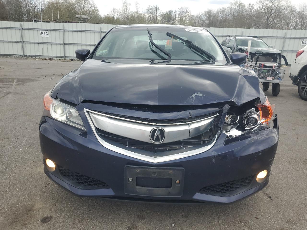 2013 Acura ILX VIN 19VDE1F55DE009746 Copart auction photo, normal wear damage thumbnail 5