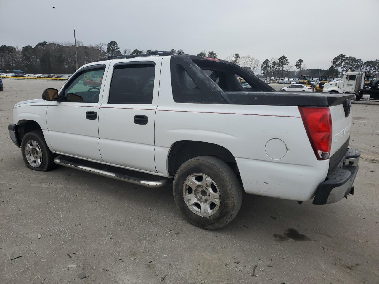 2005 Chevrolet Avalanche VIN 3GNEC12Z25G102103 Copart auction photo, mechanical / front end damage thumbnail 2