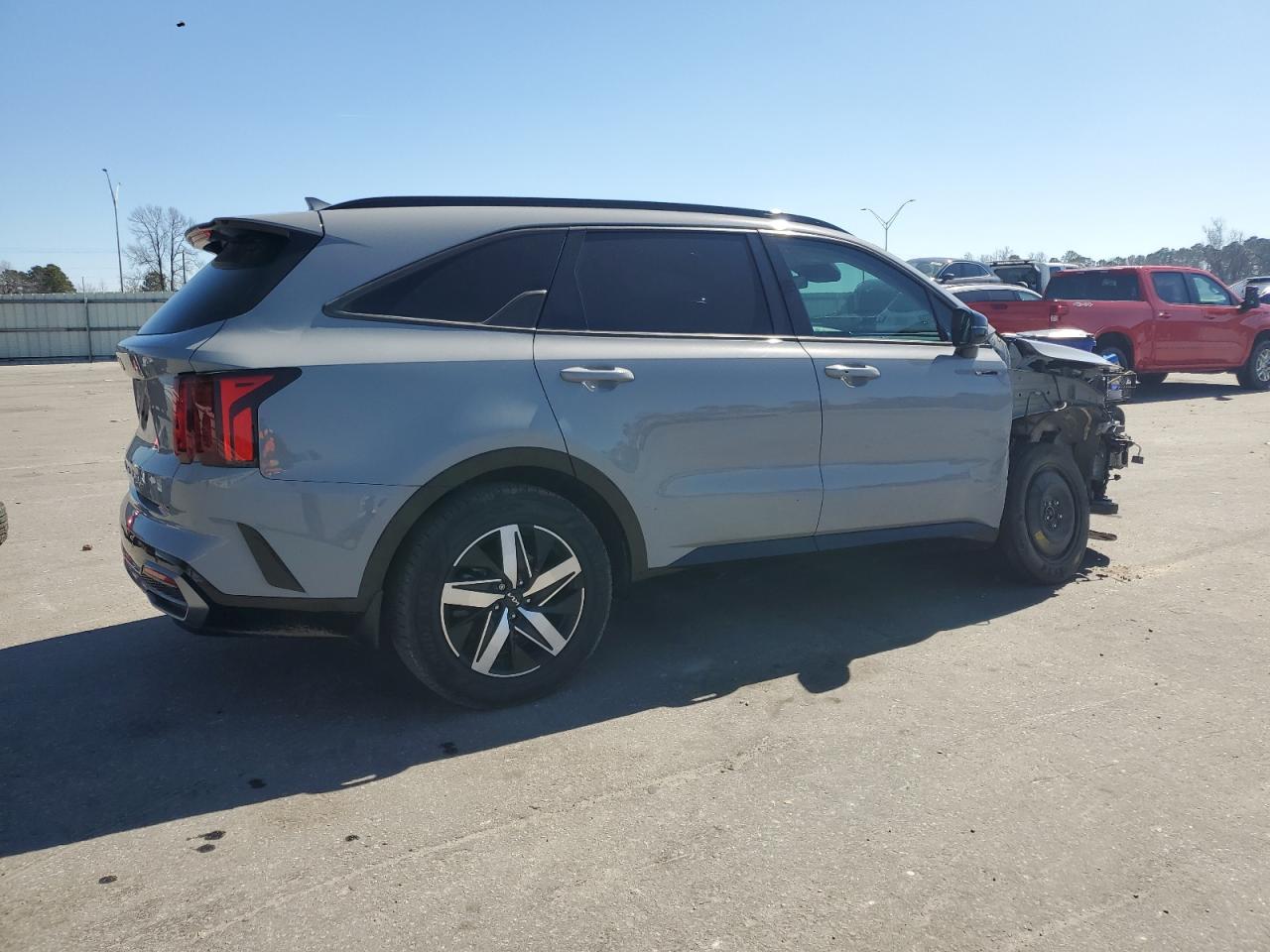 2022 KIA Sorento VIN 5XYRH4LF5NG154616 Copart auction photo, side / front end damage thumbnail 3
