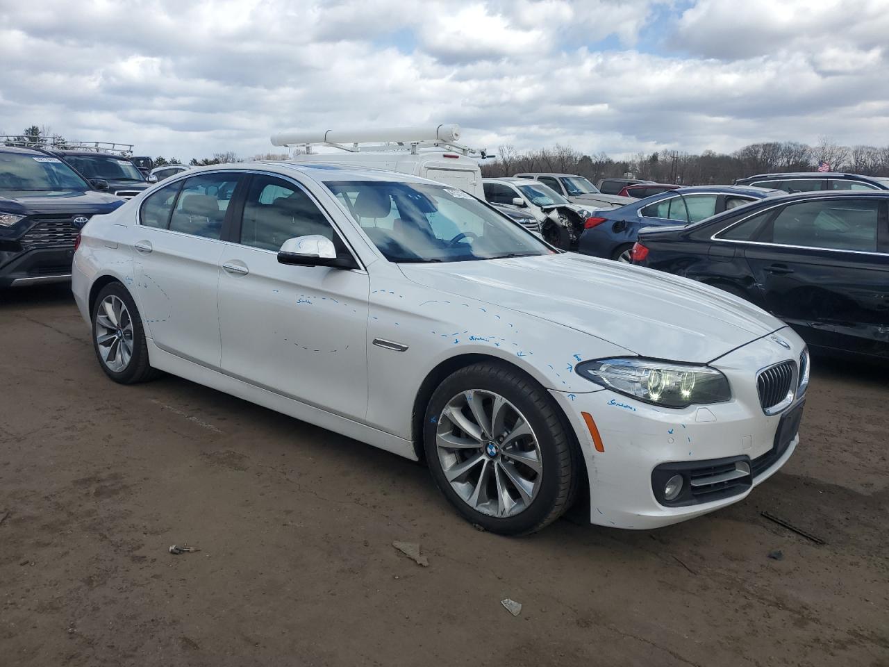 2016 BMW 5er VIN WBA5A7C59GG147421 Copart auction photo, vandalism / minor dent/scratches damage thumbnail 4