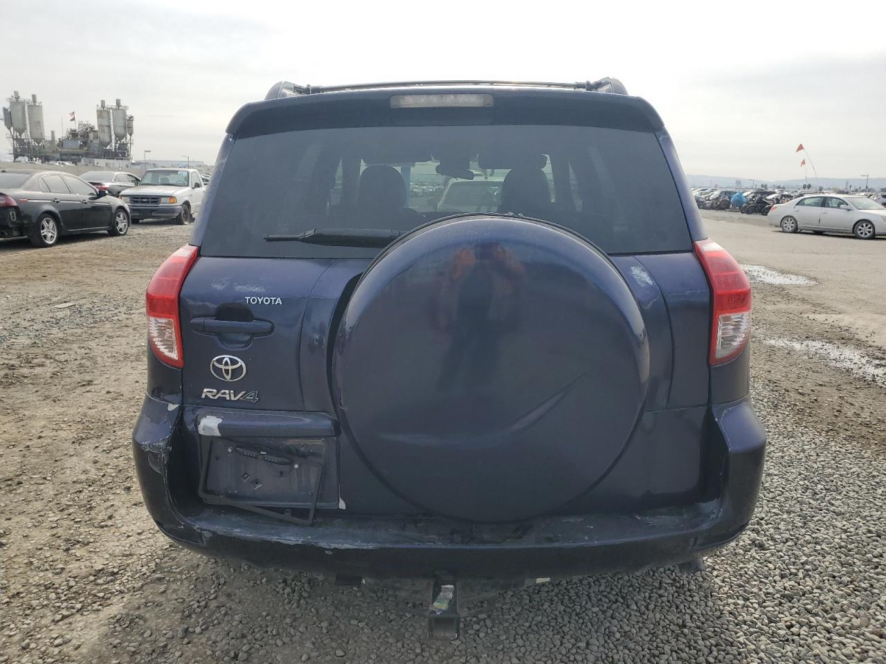 2007 Toyota RAV 4 VIN JTMZK31V776008360 Copart auction photo, vandalism damage thumbnail 6