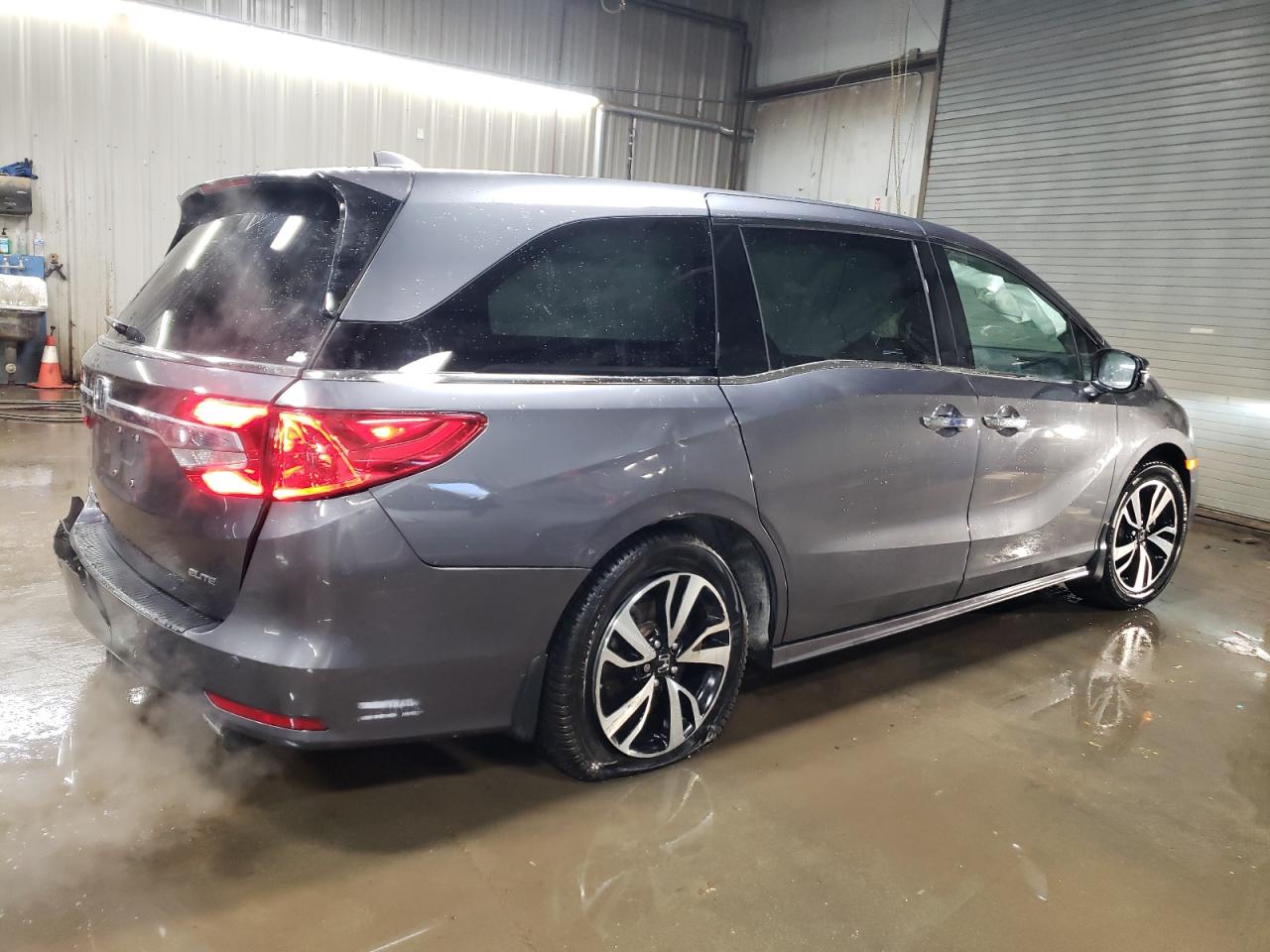 2019 Honda Odyssey VIN 5FNRL6H94KB107951 Copart auction photo, side / rear end damage thumbnail 3