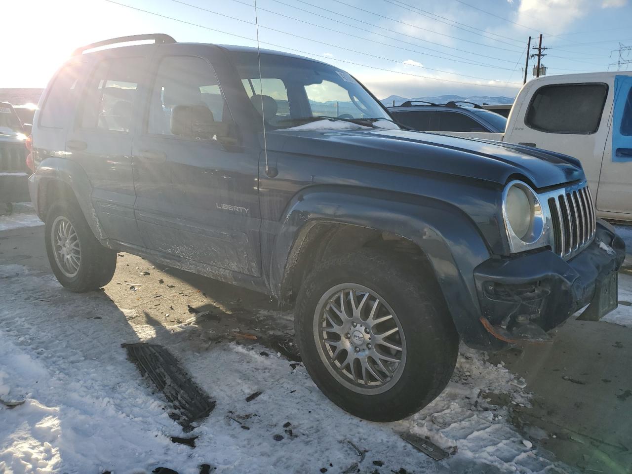 2004 Jeep Liberty (North America) VIN 1J4GL58K14W120119 Copart auction photo, rear end / front end damage thumbnail 4