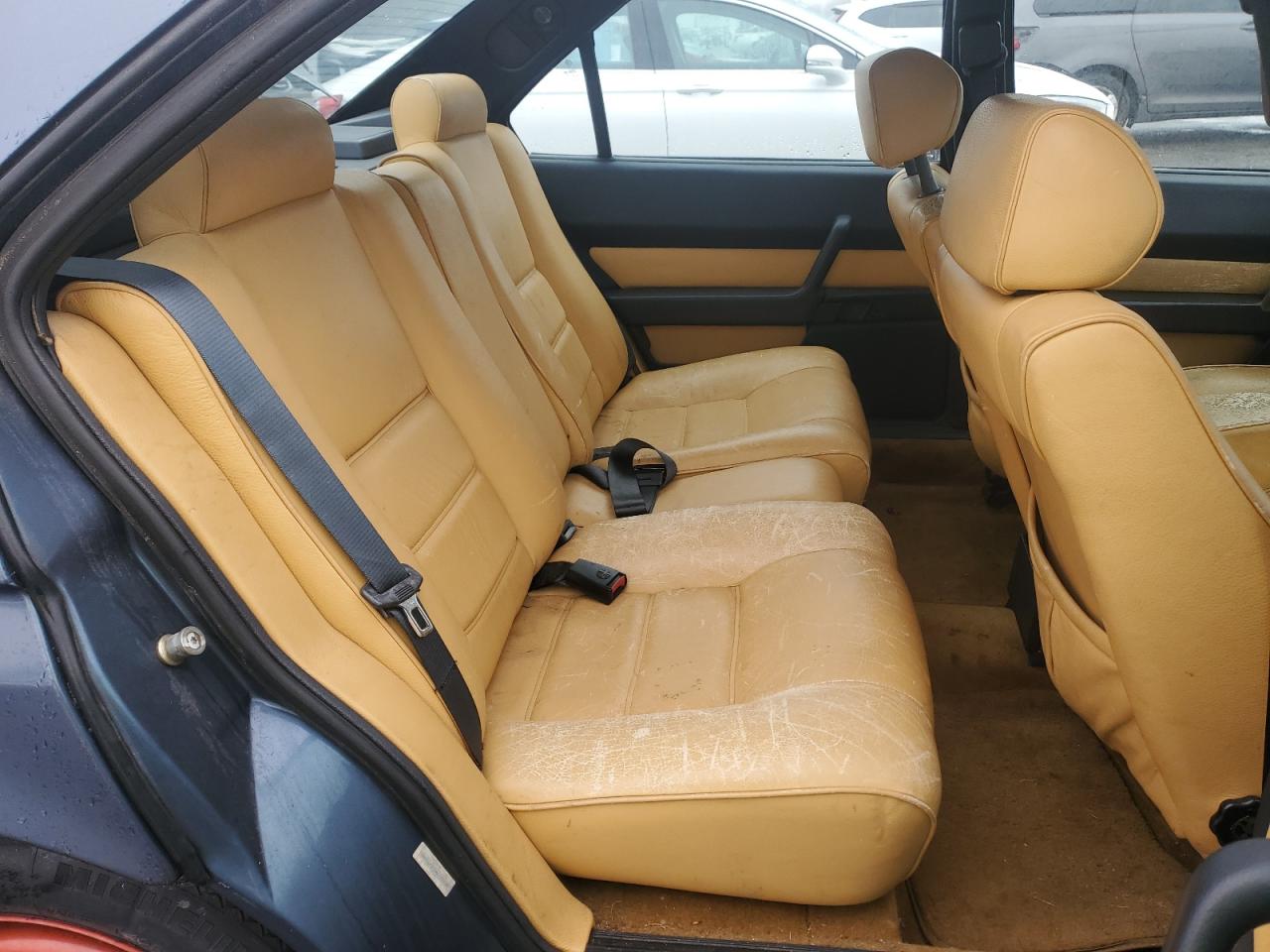 1991 Alfa Romeo 164 VIN ZAREA43L5M6171139 Copart auction photo, rear end / minor dent/scratches damage thumbnail 10