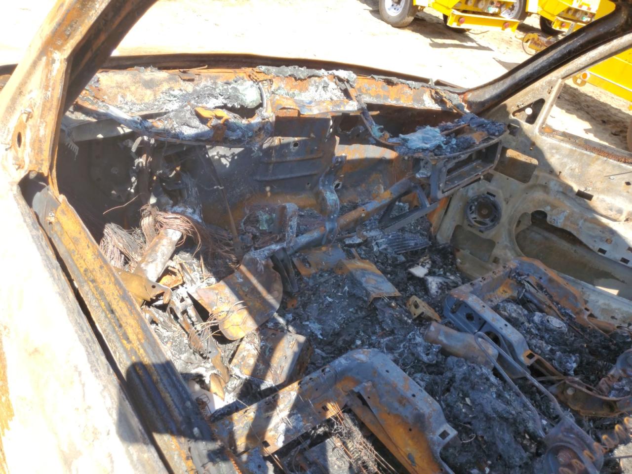 2002 Chevrolet Silverado VIN 1GCHK29152E101464 Copart auction photo, burn damage thumbnail 8