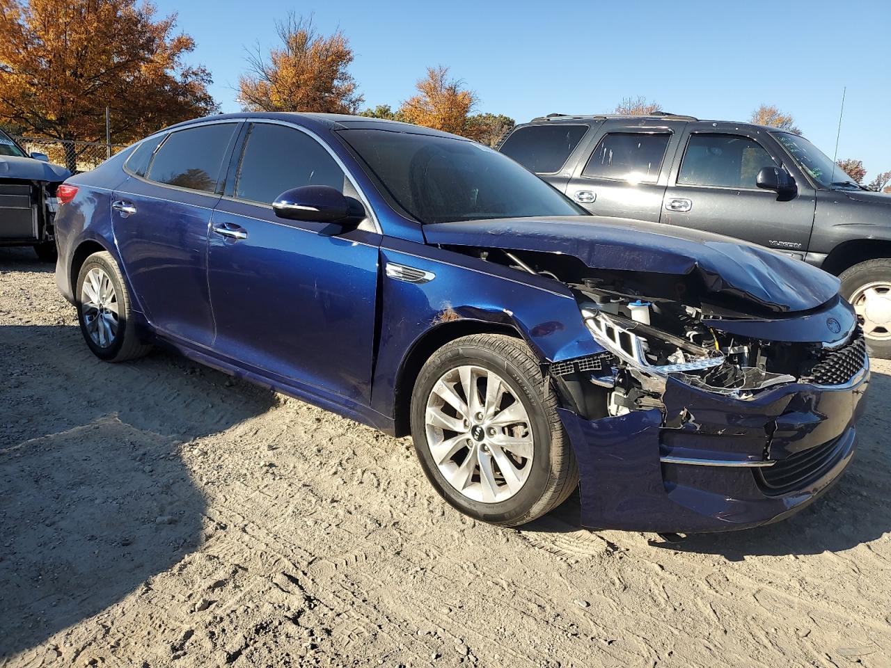 2017 KIA Optima VIN 5XXGU4L37HG130352 Copart auction photo, front end damage thumbnail 4