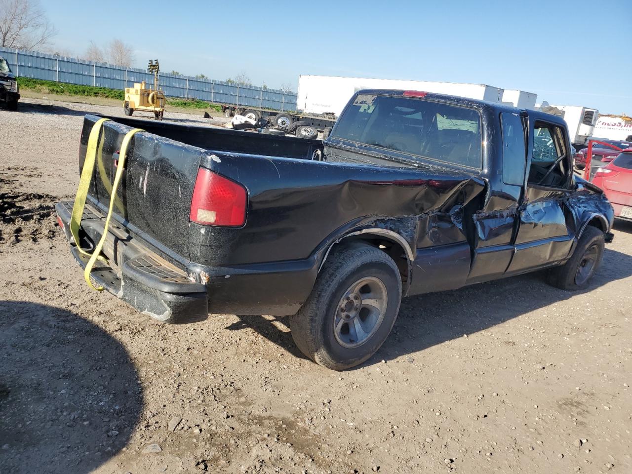 1994 Chevrolet S-10 Pickup VIN 1GCCS19Z8R8175111 Copart auction photo, side / front end damage thumbnail 3